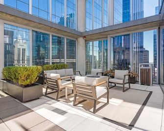 Linea Luxury Living with Indoor Pool and Rooftop Views in The Loop - Chicago - Balcone