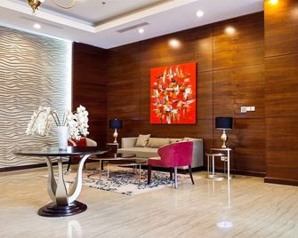Comfort And Homey 2Br At Nifarro Park Apartment - Jakarta - Reception