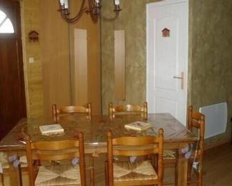 Nice Little Chalet At The Foot Of The Ballon D'alsace Close To All Shops - Saint-Maurice-sur-Moselle - Comedor