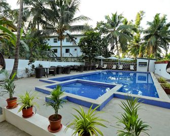 Amara Grand Baga,Goa - Baga - Zwembad