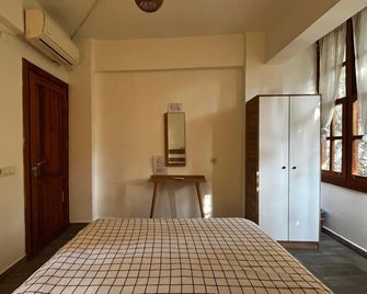Kuyu Beergarden Hostel - Antalya - Flur