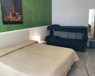 Hotel Alpino - Malcesine - Bedroom