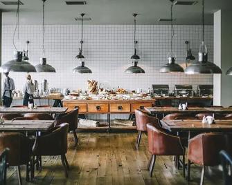 Lovely 3 Bed, 2 Bath In The City Centre - Wagga Wagga - Restaurant