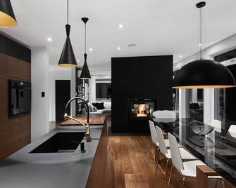 Le Bauhaus I Heated pool I SPA I Sauna I Wood fireplac - Saint-Jean-de-Matha - Кухня