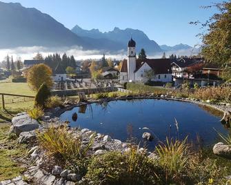 Cozy apartment in a quiet, sunny location - Haus Ingrid Wallgau - - Wallgau - Pool