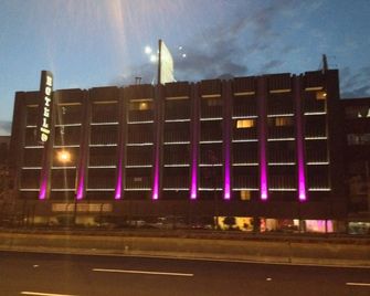 Hotel Mexicali - Mexico City - Building