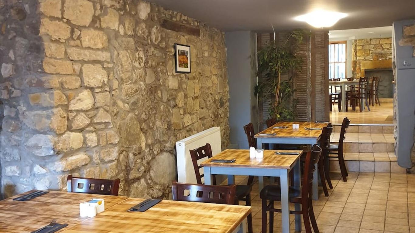 ذا كوفينانتر هوتل