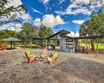 Authentic Clewiston Home w/ Outdoor Game Area - Clewiston - Patio