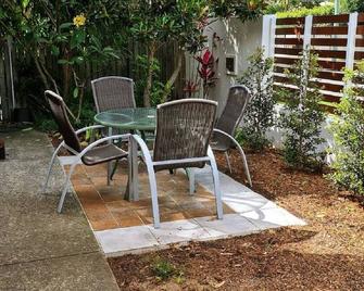Mountain Views near the Sea - Mount Coolum - Patio