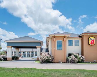 Super 8 by Wyndham Dilley TX - Dilley - Gebouw