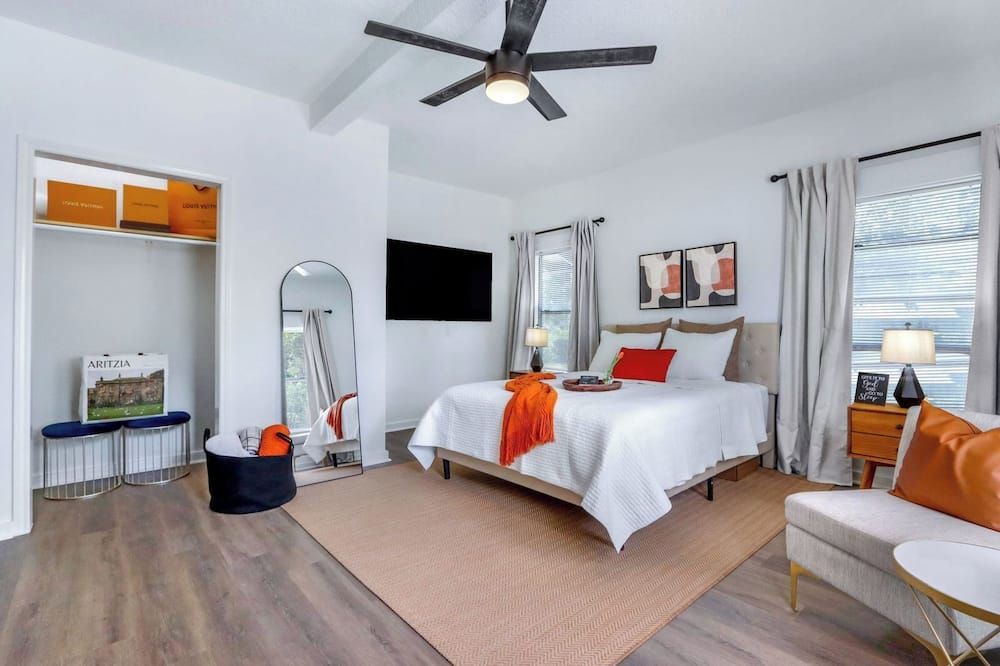 Lux 4-bedroom Oasis Home, amenities, minutes from downtown & major attractions - سان انطونيو - غرفة نوم