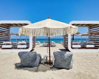 Hotel Evilion Sea And Sun - Neoi Poroi - Plage