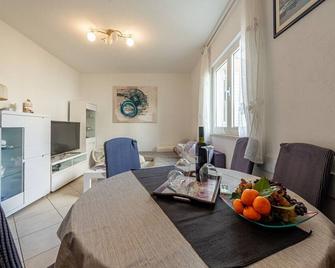 Apartments Roje - Rogoznica - Jadalnia