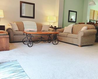 Terra Verde Vacation Rentals - Kissimmee - Living room