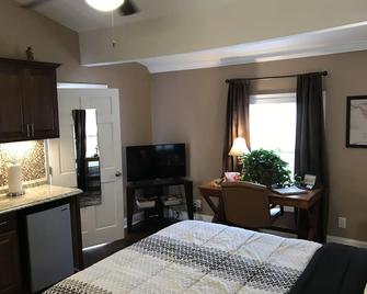The Gatehouse - A Private Studio Apartment/Guesthouse - Atlanta - Bedroom