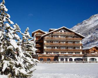 Walliserhof - Taesch - Budova