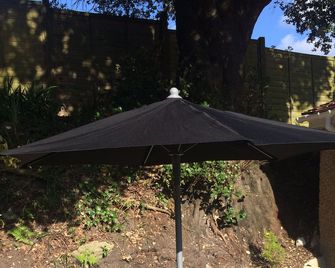 Detached luxurious 1 bed annexe, less than 5 mins walk into Milford on Sea - Lymington - Patio