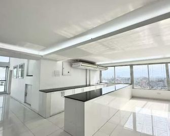 260 sq.ft 3 Cozy Studio Apartment w/ Gym & Theater - Dhaka - Kitchen