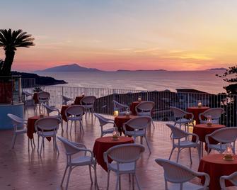 Grand Hotel de la Ville - Sorrento - Building