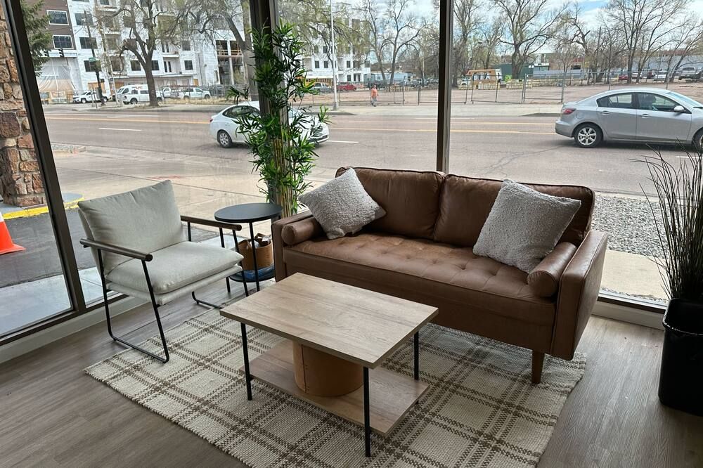 Modern Motel - Colorado Springs - Patio