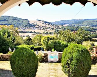 Authentic farmhouse with private heated pool and panoramic views - Saint-Symphorien-de-Marmagne - Vista del exterior