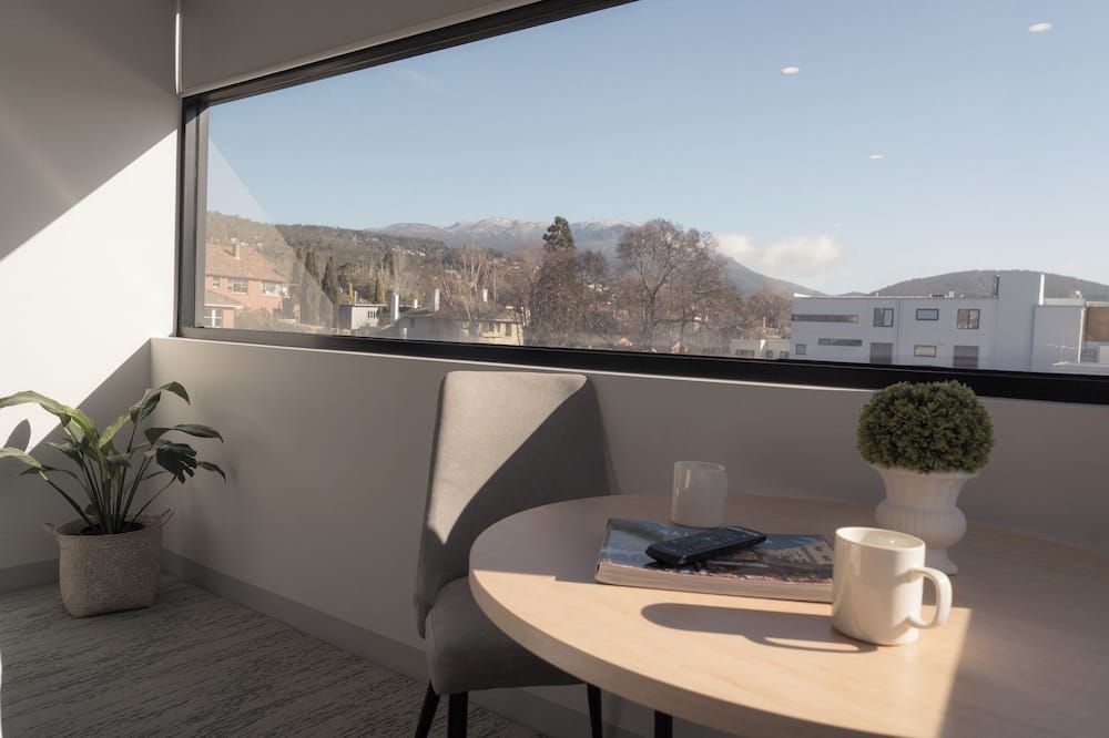 429 Apartments & Suites