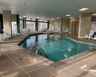 6109 Towers, Beautiful Condo! Quiet! Elevators, indoor/outdoor pools. Free Wifi - Osage Beach - Alberca