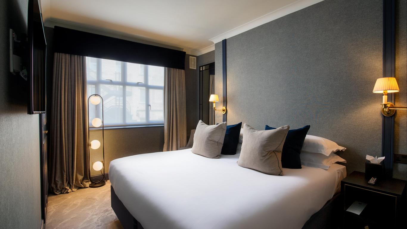 The Capital Hotel, Apartments & Townhouse