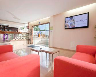 azuLine Hotel Mediterraneo - Santa Eulària des Riu - Lounge