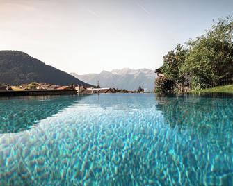 Maraias - Luxury Suites & Apartments - Mals - Pool