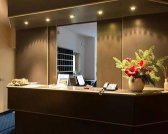 Hotel Pegasus - Múnich - Recepción