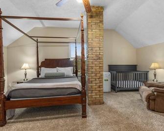Charming 4br Westside Home In Beer City Usa - Grand Rapids - Bedroom