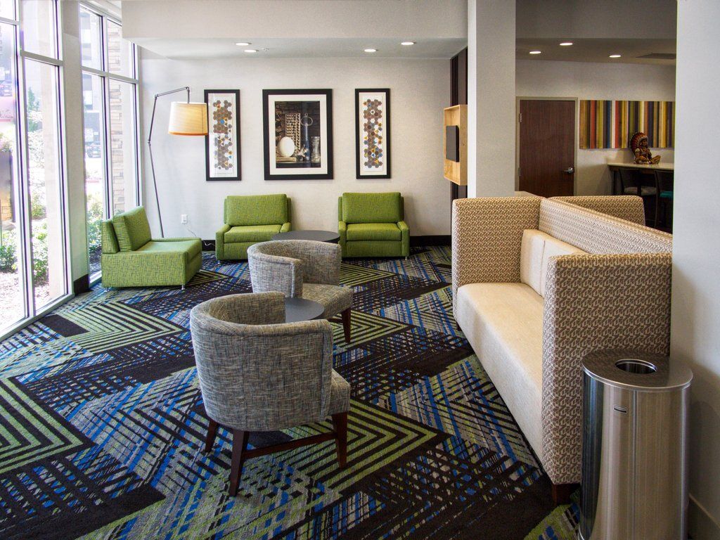 Holiday Inn Express & Suites Moore By IHG - Moore - Lounge