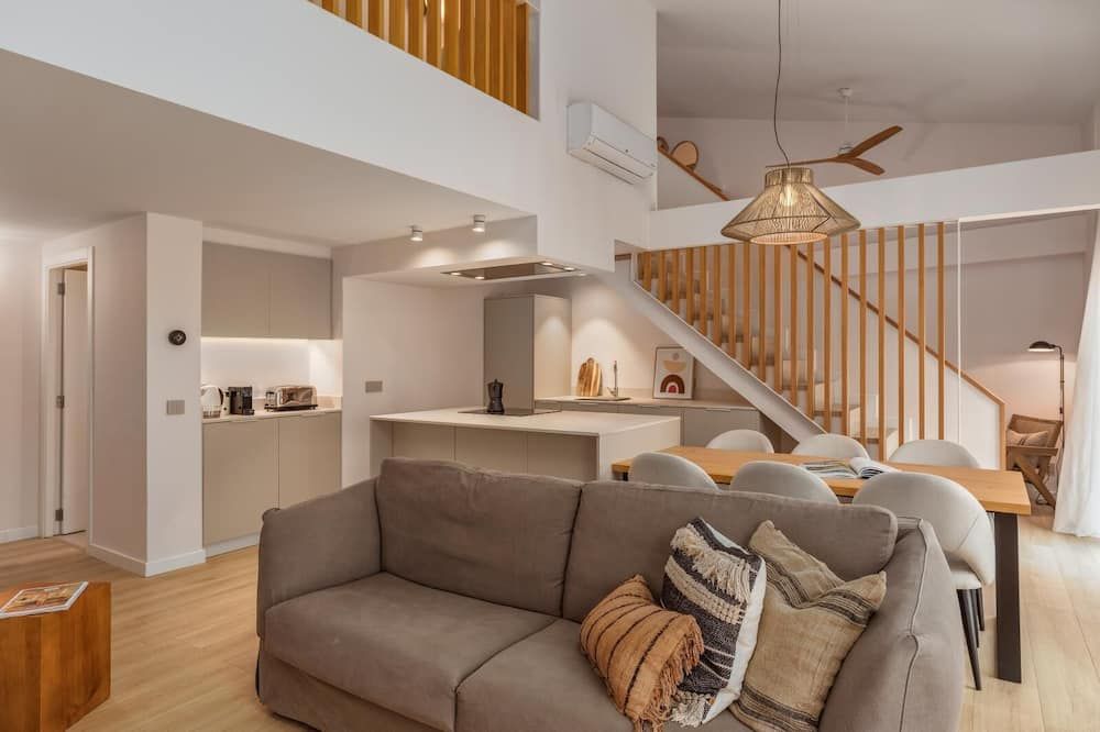 Marconia Boutique Residence Master Apartment 3 Bedrooms - Girona - Wohnzimmer
