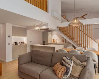 Marconia Boutique Residence Master Apartment 3 Bedrooms - Gerona - Sala de estar
