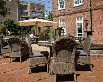 Hotel du Vin Winchester - Winchester - Innenhof