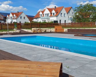 Vacation apartment 3 with comfortable box-spring bed - Feuchtwangen - Басейн