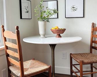 Cozy Bremerton Bungalow: Modern Comforts, Perfect Location! - Bremerton - Spisestue