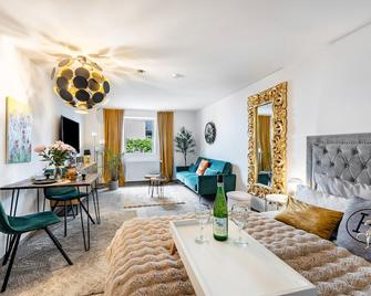 Deluxe Apartement mit Terrasse - Duisburg - Wohnzimmer