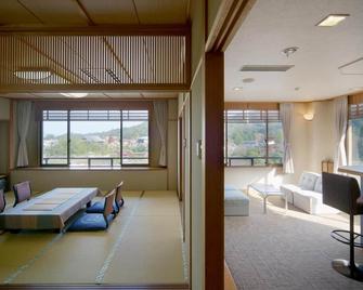 جوكيسو - هاتسوكايتشي - غرفة طعام