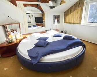 Hotel Eroplán - Rožnov pod Radhoštěm - Schlafzimmer