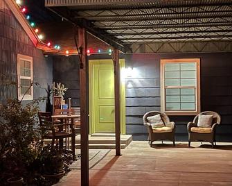 Live Here. Completely Renovated in desirable Tech Terrace UNIT neighborhood - Lubbock - Patio