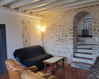 Charmant Gîte au Calme près de Pithiviers avec Jardin et Terrasse - FR-1-590-133 - Pithiviers-le-Vieil - Sala de estar