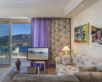 Princess Kyniska Suites - Monemvasia - Living room