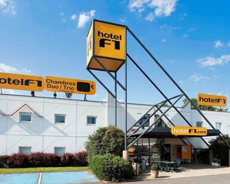 Enzo Hotels 1er Prix Charleville - Charleville-Mézières - Edificio