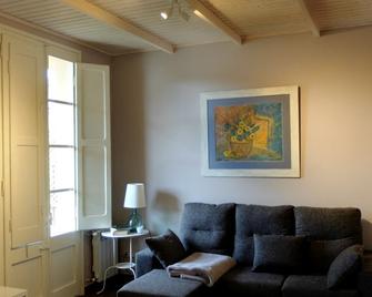 Design Apartment In Olot, Natural Park Of Los Volcanes De La Garrotxa - Olot - Sala de estar