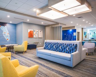 Holiday Inn Express & Suites Fernandina Beach Amelia Island by IHG - Fernandina Beach - Lounge