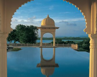 The Oberoi Udaivilas Udaipur - อุไดปุระ - สระว่ายน้ำ