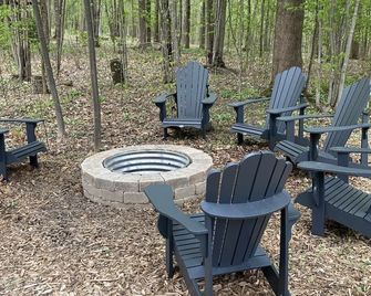 Vineyard Woods - Geneva - Patio