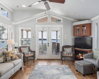 Beachcomber at CrossTimbers Marina - Skiatook - Living room